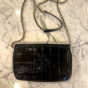 TORY BURCH MARION QUILTED PATENT CLUTCH BLACK W/ DUST BAG- EXCELLENT CONDITION